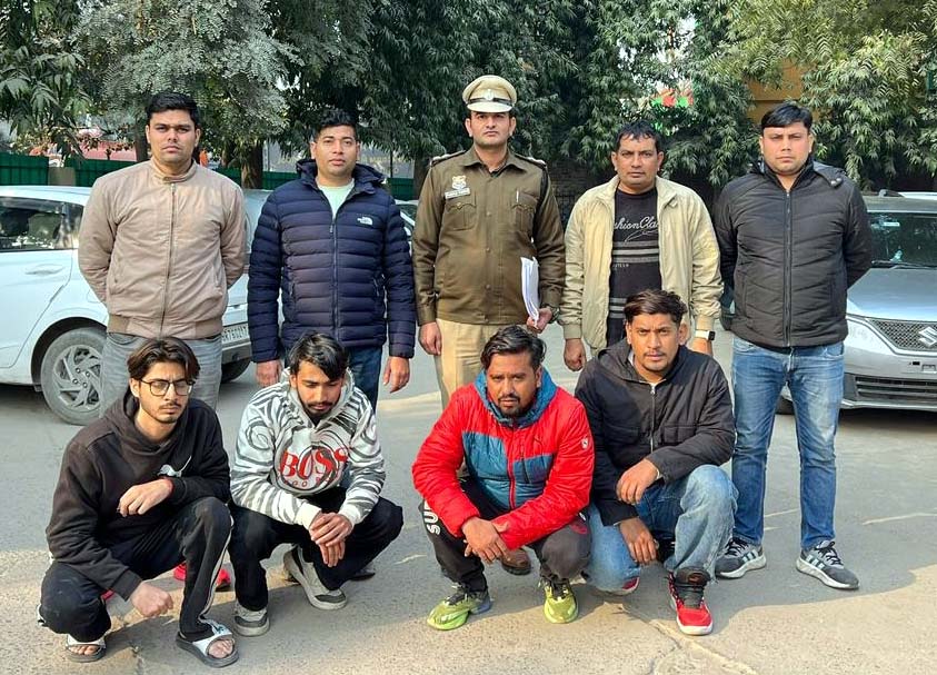 फरीदाबाद : फर्जी कॉलसेंटर का भंडाफोड, दो कॉलर सहित चार गिरफ्तार
