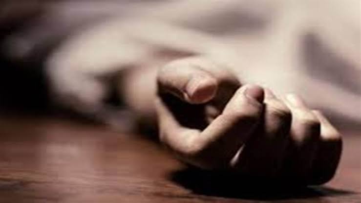 नोएडा में 17 वर्षीय किशोरी ने मानसिक तनाव के चलते की आत्महत्या, चार लोगों की संदिग्ध परिस्थितियों में मौत