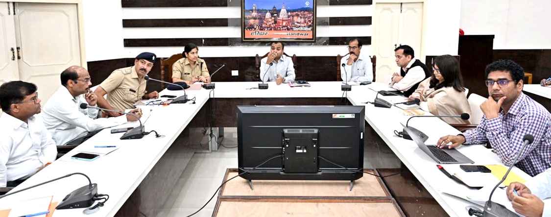सड़क दुर्घटनाओं को रोकने के लिए तेज रफ्तार व शराब पीकर वाहन चलाने वालों पर होगी सख्त कार्रवाई: डीएम