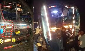 छत्तीसगढ़ में ट्रक ने श्रद्धालुओं से भरी बस को मारी टक्कर ,एक की मौत ,15 घायल