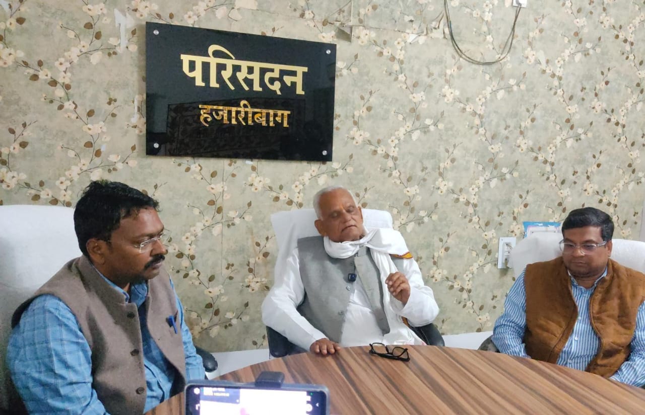यातायात नियमों के पालन में आम लोगों की भागीदारी महत्वपूर्ण: रविन्द्र तिवारी