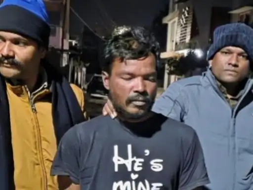 बिलासपुर में आधी रात पकड़ा गया शातिर चोर, जैकेट में मिला गहनों का खजाना