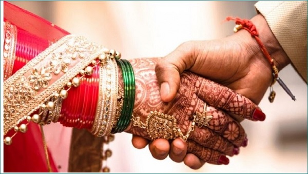 महिला ने 5 मर्दों से की शादी, पति ने कराया मामला दर्ज