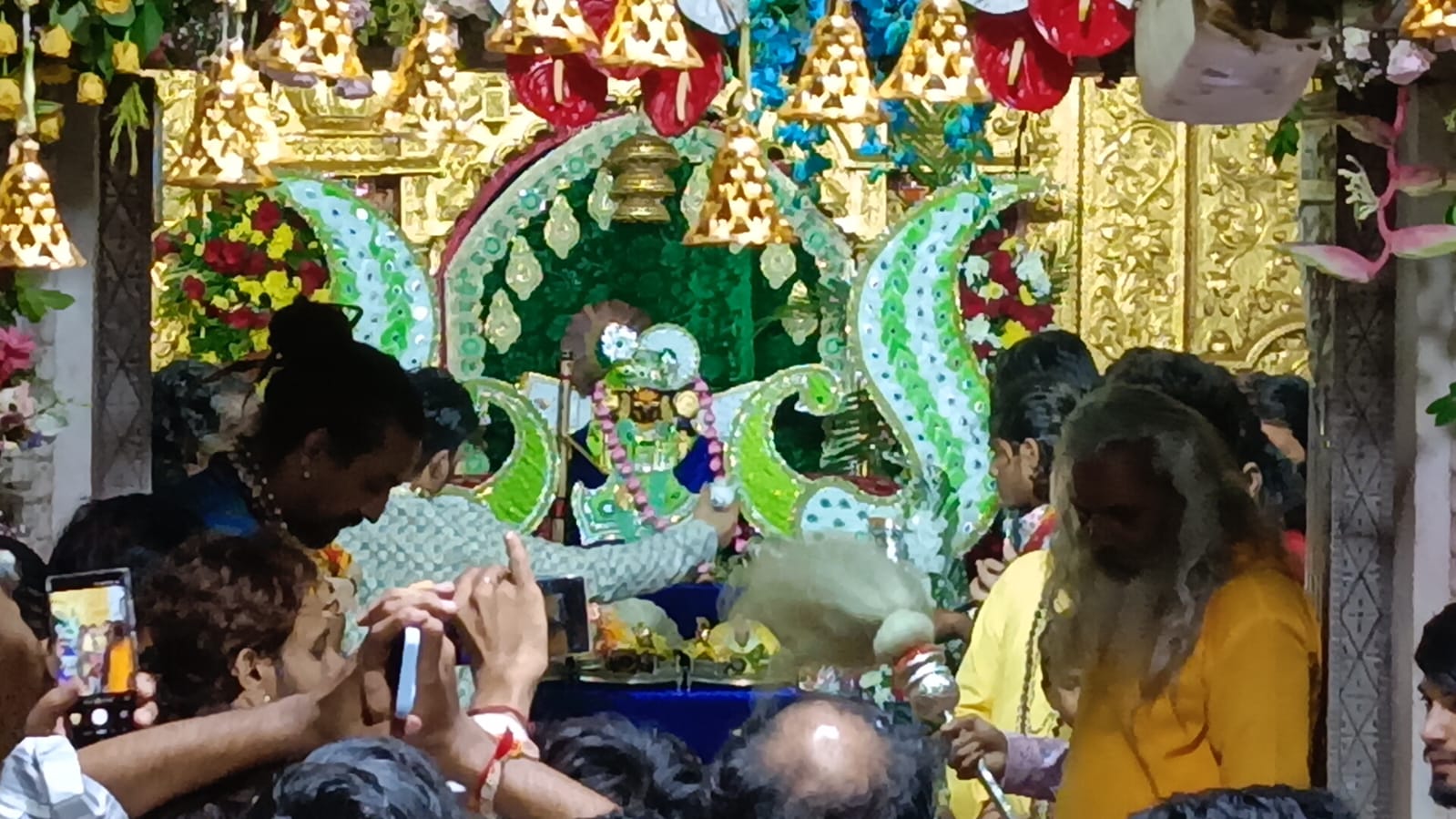 आधी रात बजे शंख, श्री कृष्ण जन्म पर सांवलियाजी मंदिर में हुई आरती