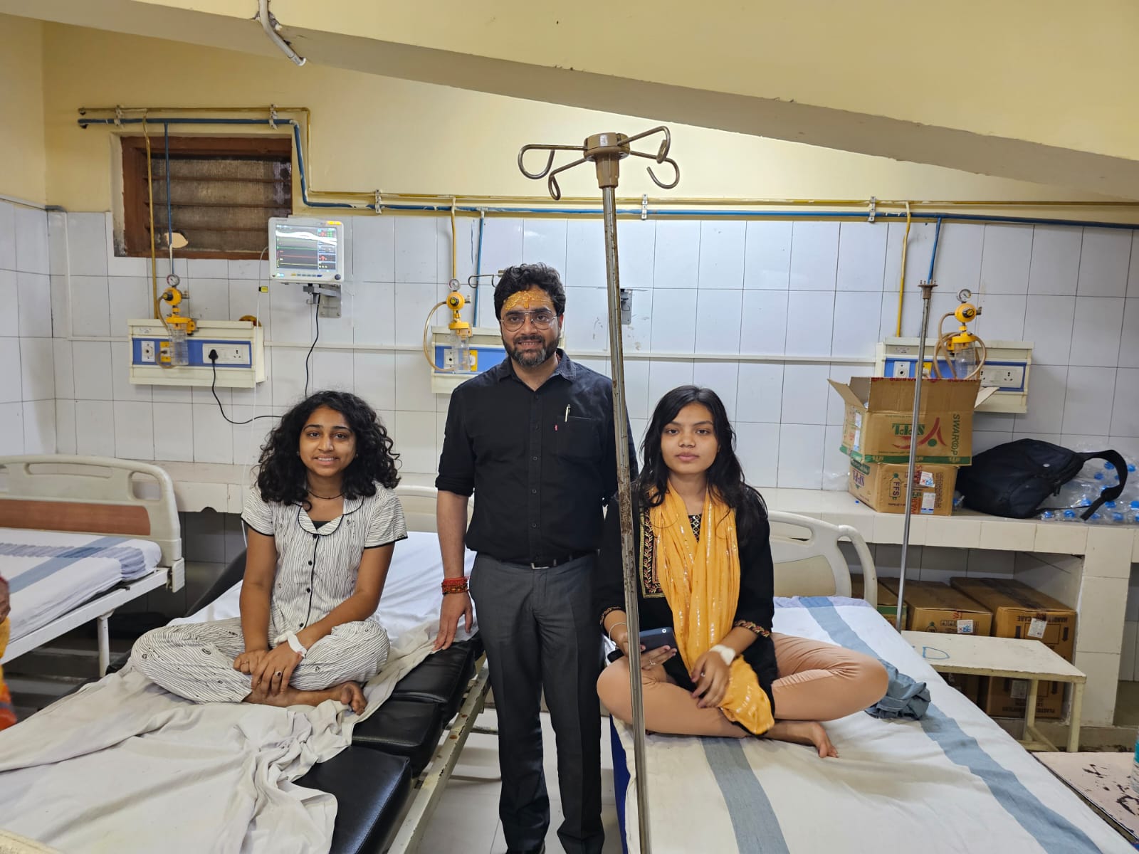 श्री काशी विश्वनाथ धाम में स्टील के बैरिकेडिंग में अचानक उतरा करंट, हड़कम्प