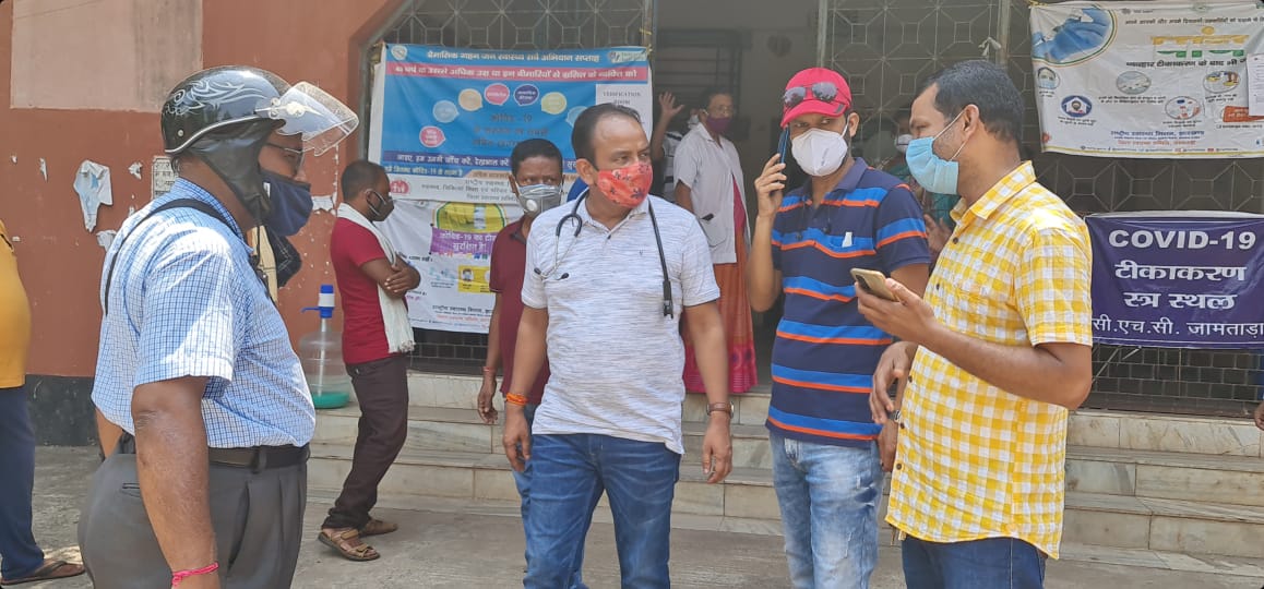 विधायक डॉक्टर इरफान अंसारी ने पुराना सदर अस्पताल का किया निरीक्षण