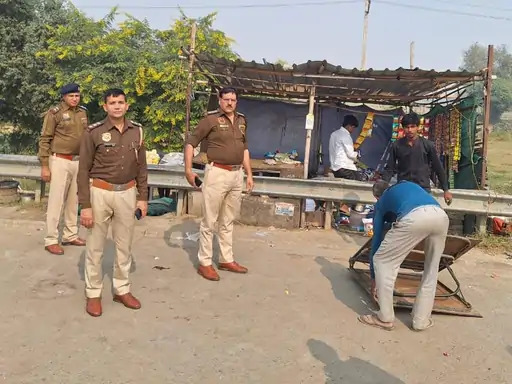 पलवल में एक्सप्रेस-वे पर बिना मंजूरी चल रहे 35 अवैध ढाबे हटाए