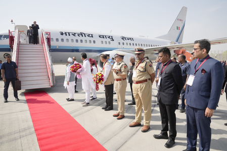 राजस्थान विश्वविद्यालय के दीक्षांत समारोह के लिए जयपुर पहुंचे उपराष्ट्रपति राधाकृष्णन
