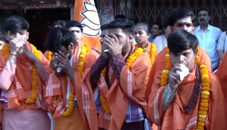 भक्तिमय हुई शिव की नगरी: बरेका से विश्वनाथ मंदिर तक भव्य स्वागत, प्रधानमंत्री के लिए सजी काशी